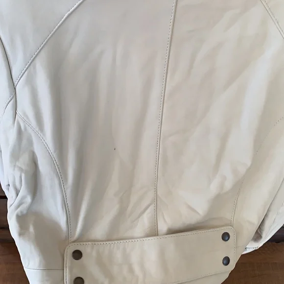 Wilson’s Leather cream motorcycle jacket. - Picture 5 of 7